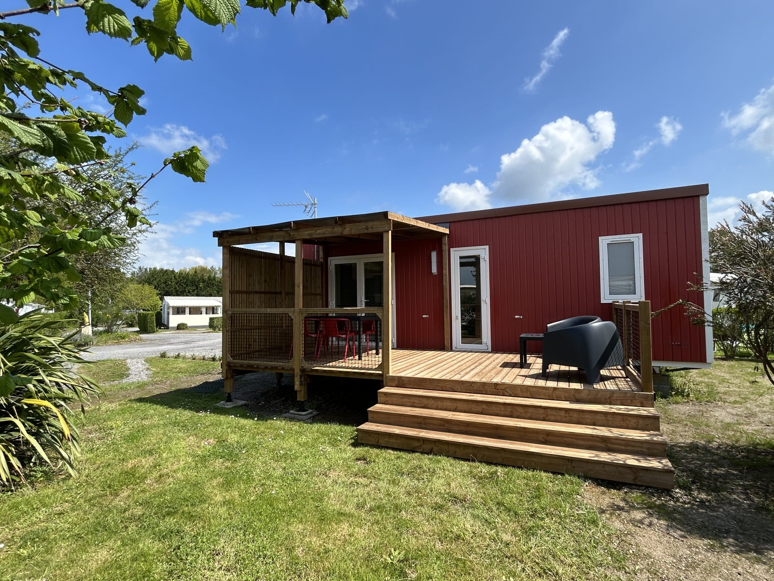 2-bedroom mobile home with covered terrace, TV and dishwasher